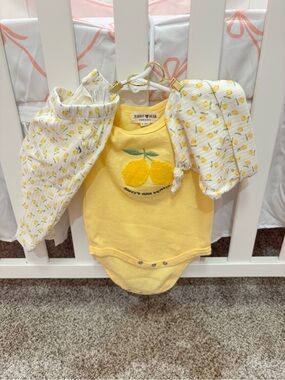 Rabbit & Bear Yellow Lemon Bodysuit Set